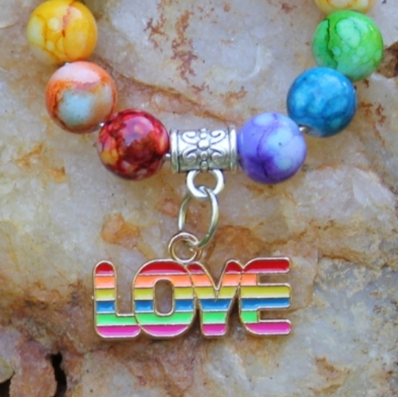 🏳️🌈🌈 Gay Pride beaded hoop dangle LOVE earrings - Picture 2 of 5